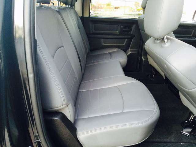 2014 RAM Ram Pickup 1500 4x4 Express 4dr Crew Cab 5.5 ft. SB Pickup